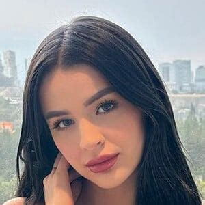 Carol Castro (Estrella de TikTok)